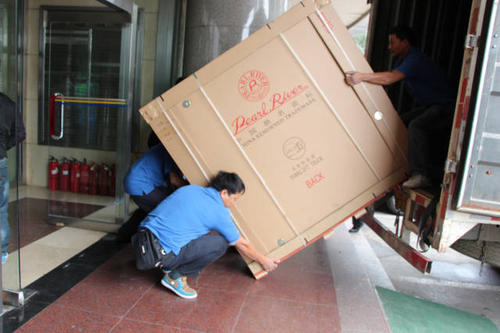 巴林右钢琴贵重工艺品无忧运